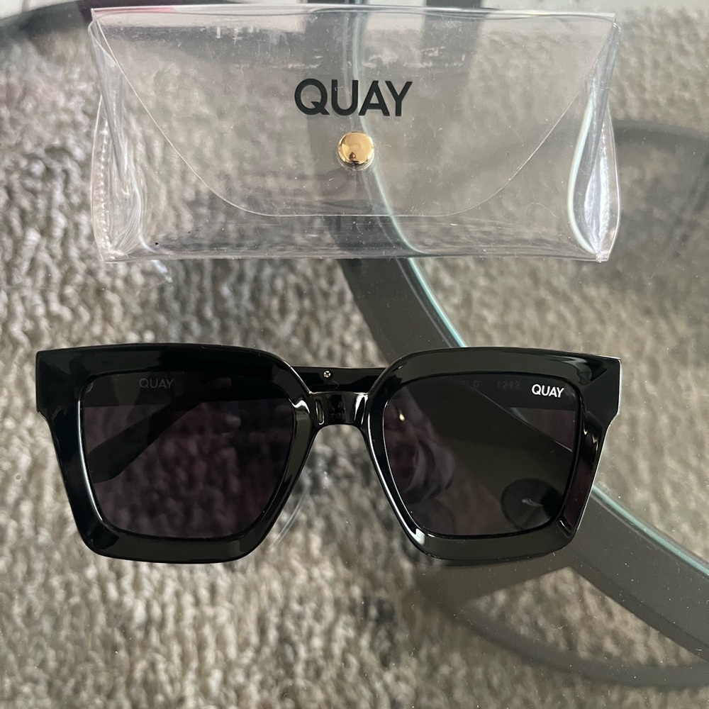 QUAY Sunglasses, excellent condition 🕶️